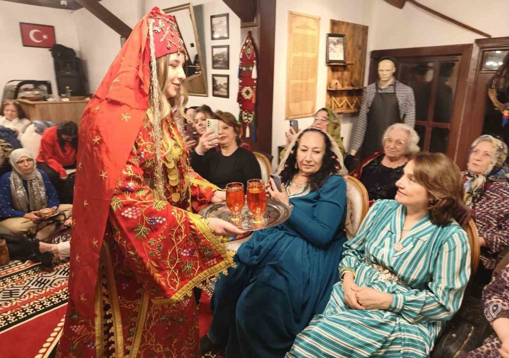 Kütahya’da ’şalvar Gecesi’yle Gelenekler Yaşatıldı