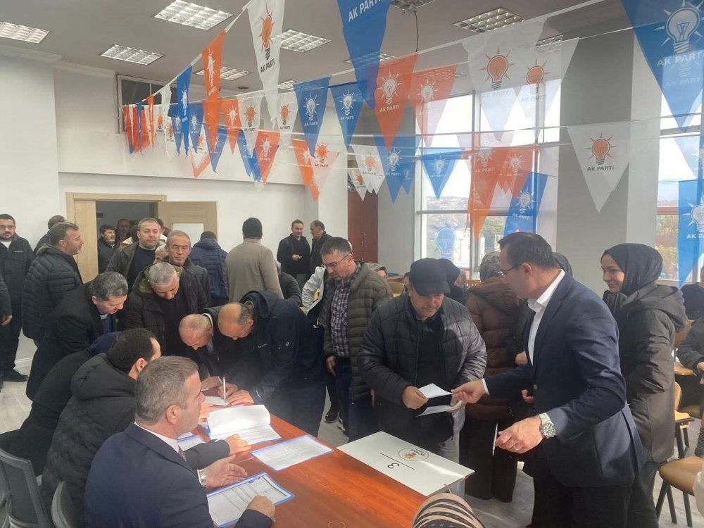 Ak Parti’de Yeni İlçe Başkanı İçin Temayül Yoklaması Yapıldı