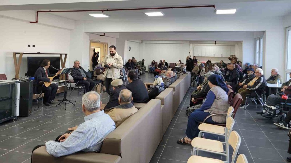 Huzurevinde Kalan Yaşlılar İçin Etkinlik Düzenlendi