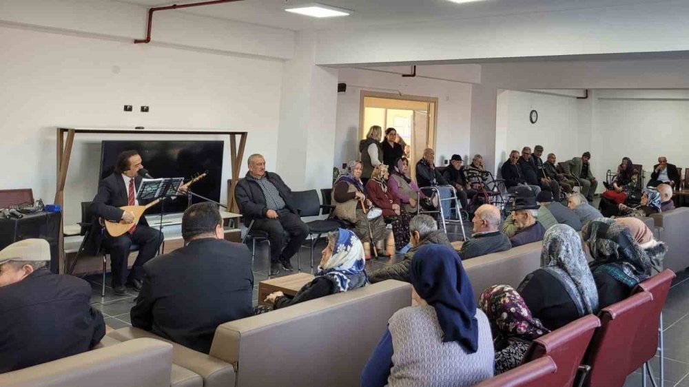 Huzurevinde Kalan Yaşlılar İçin Etkinlik Düzenlendi