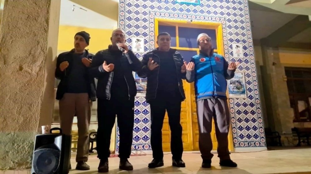 33 Kişilik Umre Kafilesi Dualarla Uğurlandı