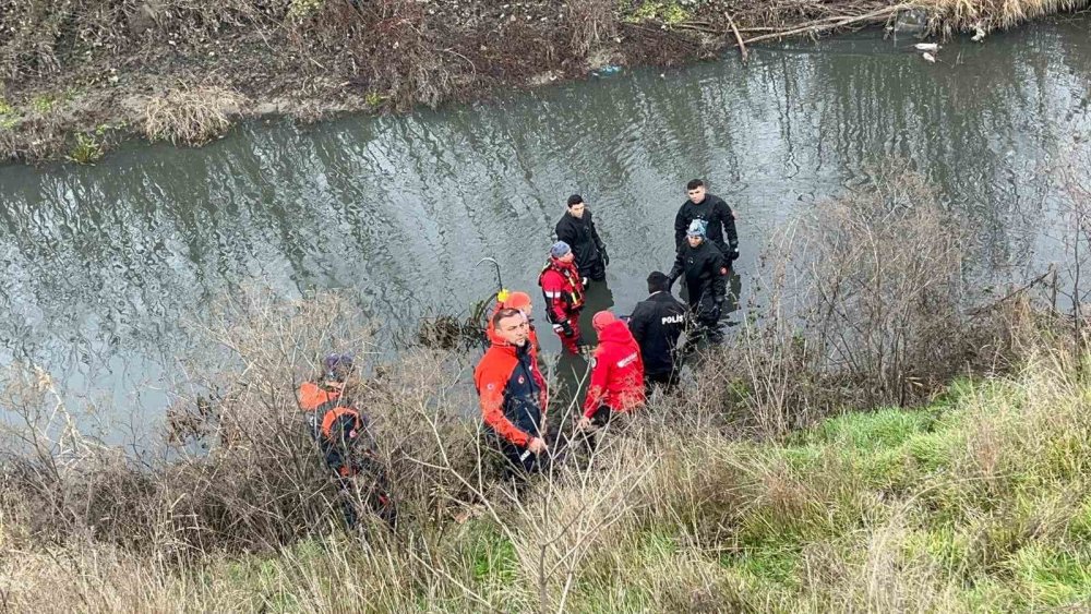 Günlerdir Aranan Kayıp Öğretmenin Cesedi Bulundu