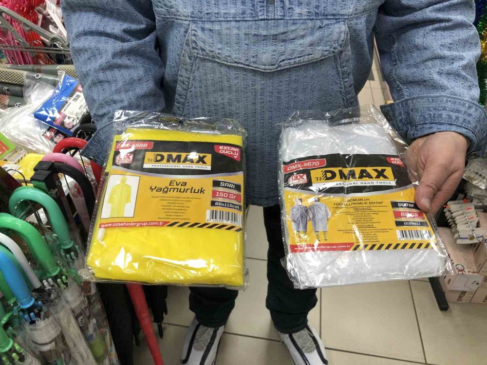 Vatandaşlar Yağmur Hazırlıklarına Başladı