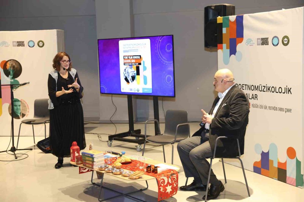 Yeni Yılın Kokusu, Lezzeti Ve Müziği Konuşuldu