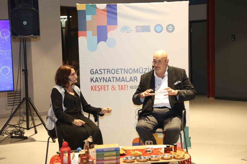 Yeni Yılın Kokusu, Lezzeti Ve Müziği Konuşuldu