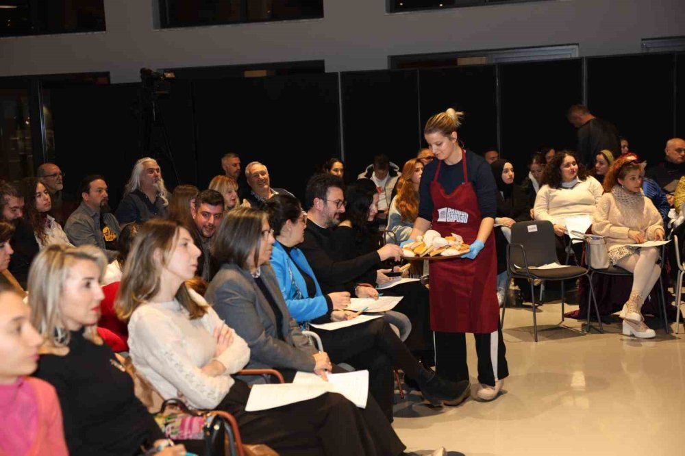 Yeni Yılın Kokusu, Lezzeti Ve Müziği Konuşuldu