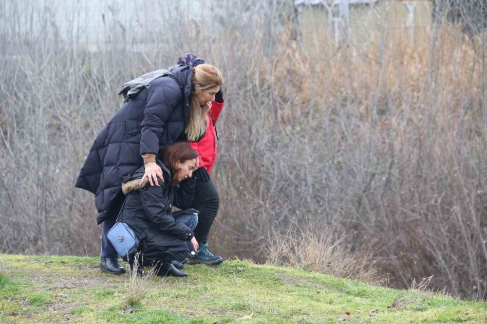 Arandığı Yerden 2 Kilometre Ötede Bulunan Öğretmenin Cenazesi Otopsi İçin Morga Kaldırıldı