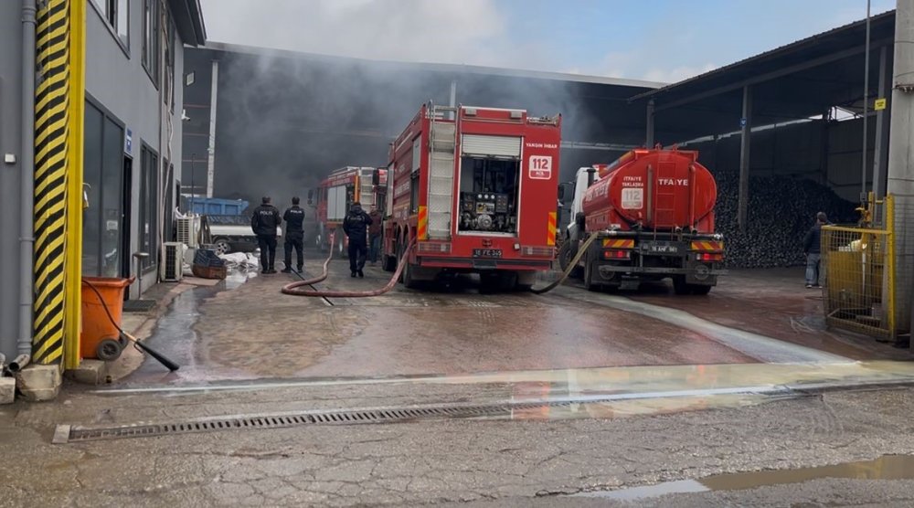 Geri Dönüşüm Fabrikasında Yangın Paniği!
