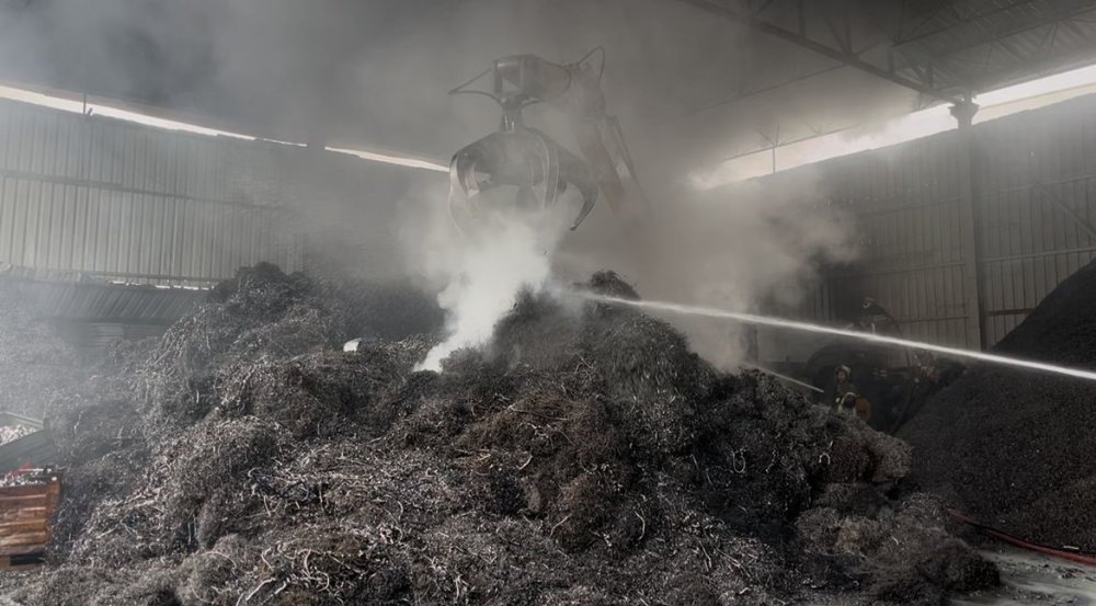 Geri Dönüşüm Fabrikasında Yangın Paniği!