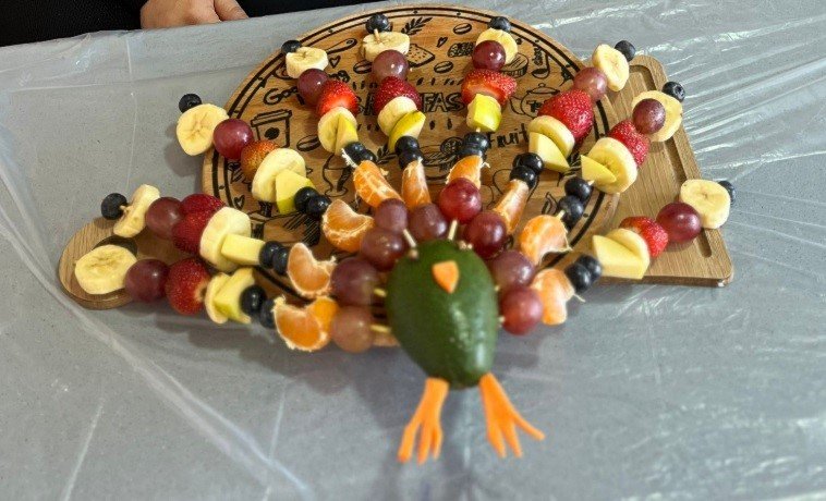 Minik Ellerden Sanat Eseri Meyve Tabakları