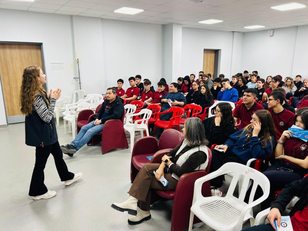 Öğrencilere Siber Güvenlik Semineri Verildi