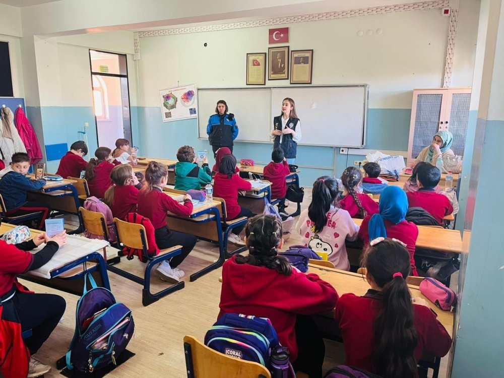 Öğrencilere Siber Güvenlik Semineri Verildi