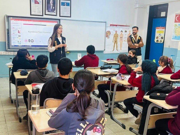 Öğrencilere Siber Güvenlik Semineri Verildi