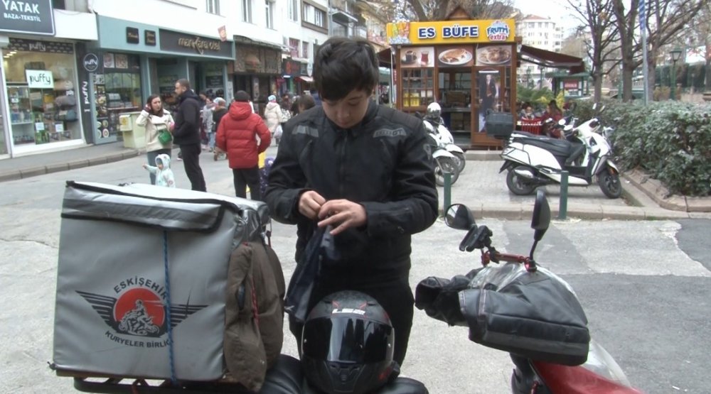 Kuryelerin Kış Mevsiminde Zorlu Çalışma Şartları