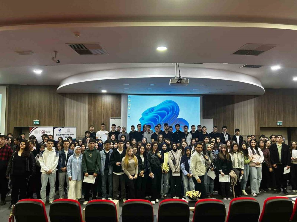 Liseli Öğrenciler Üniversiteyi Ziyaret Ederek Deneyim Kazandı