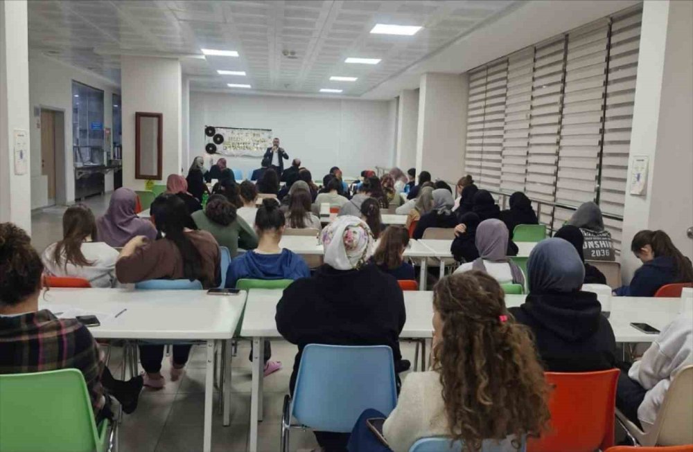 Öğrencilere Üç Aylar Programı Düzenlendi