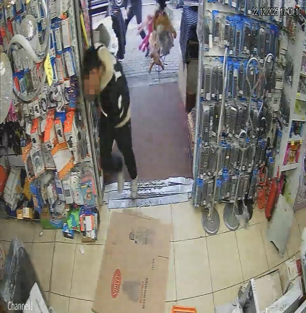 Silahla Kovaladığı Şahsa Kurşun Yağdırdı, Kurşunların Hedefi Olmaktan Böyle Kurtuldu