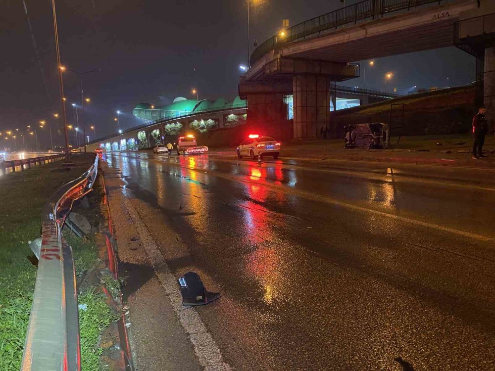 Kontrolden Çıkan Otomobil Takla Attı!