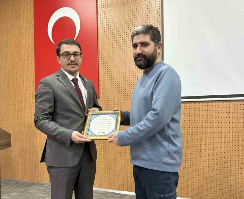 Söyleşi Ve Kitap Tahlili Programı Düzenlendi