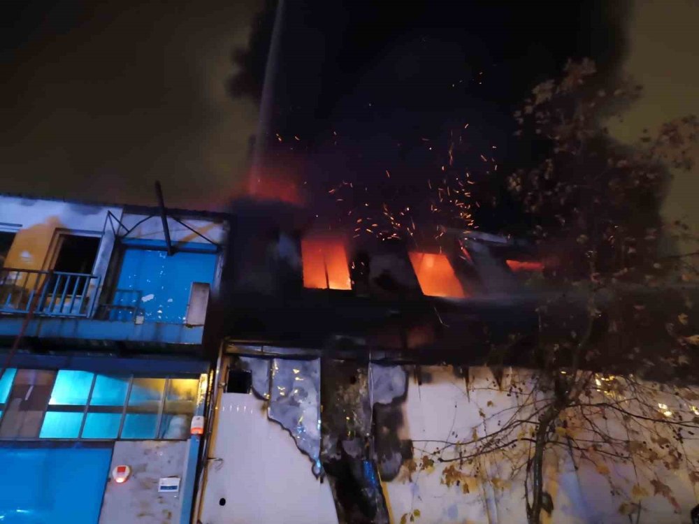 Alevler Çevredeki İşletmelere Sıçradı