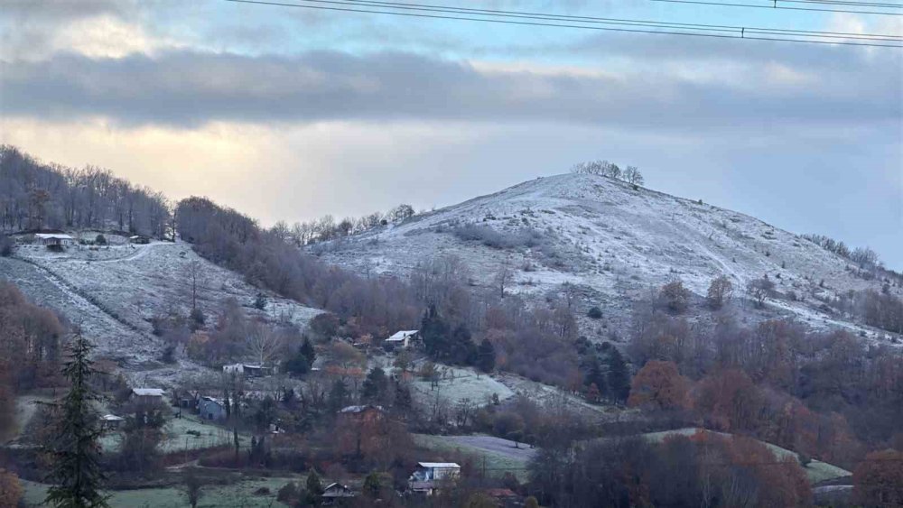 Lapa Lapa Yağdı, Aniden Bitti