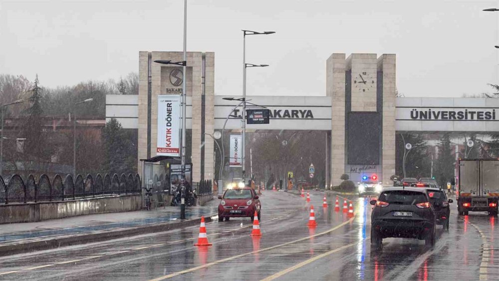 Lapa Lapa Yağdı, Aniden Bitti