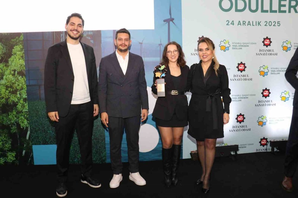 Plastik Atıkları Doğaya Zarar Vermeden Dönüştürdüler, Ödülü Kazandılar