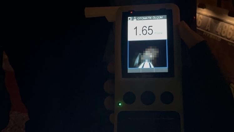 Polisten Kaçan Ehliyetsiz Alkollü Sürücüye 43 Bin 890 TL Para Cezası