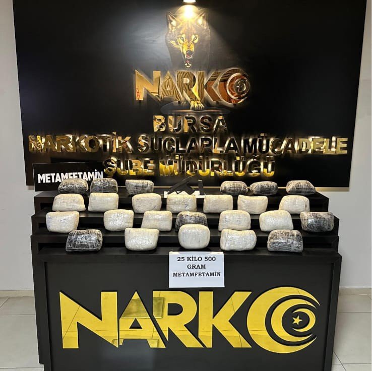 25 Buçuk Kilo Metamfetamin Ele Geçirildi