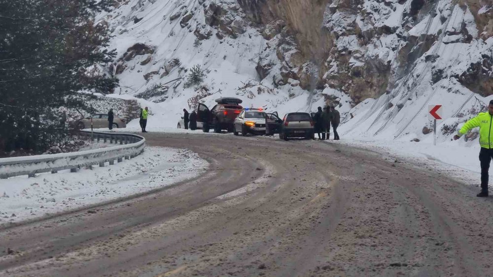 Domaniç-inegöl Karayolunda Üç Ayrı Kaza!