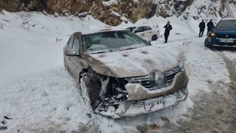 Domaniç-inegöl Karayolunda Üç Ayrı Kaza!