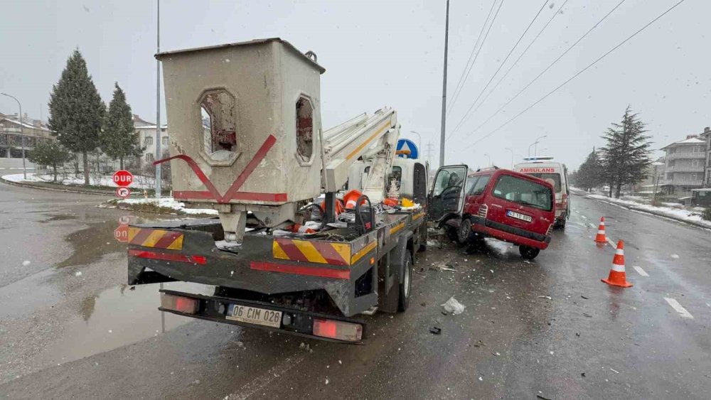 Domaniç’te Trafik Kazası!