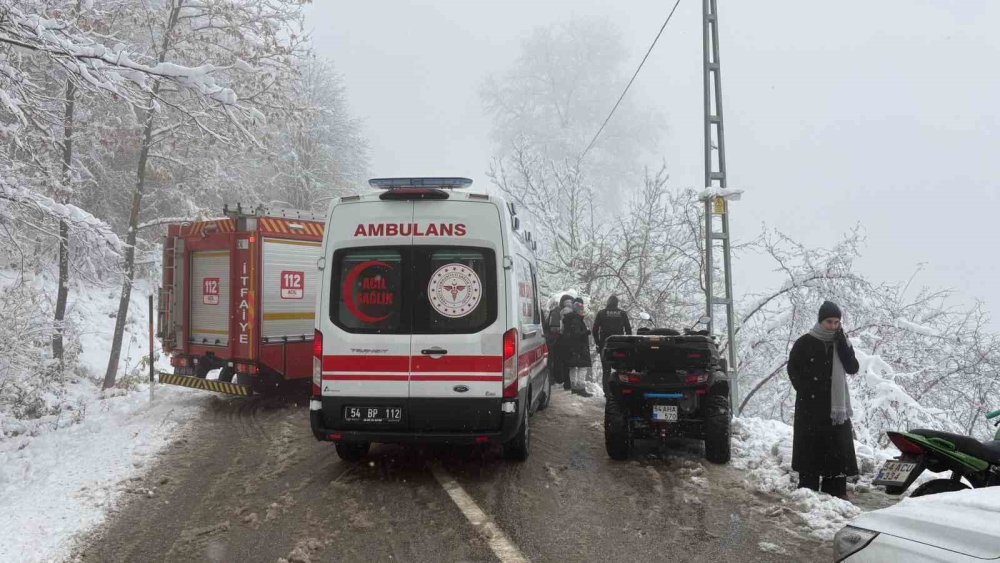 Kontrolden Çıkan Otomobil Şarampole Devrildi: 3 Yaralı