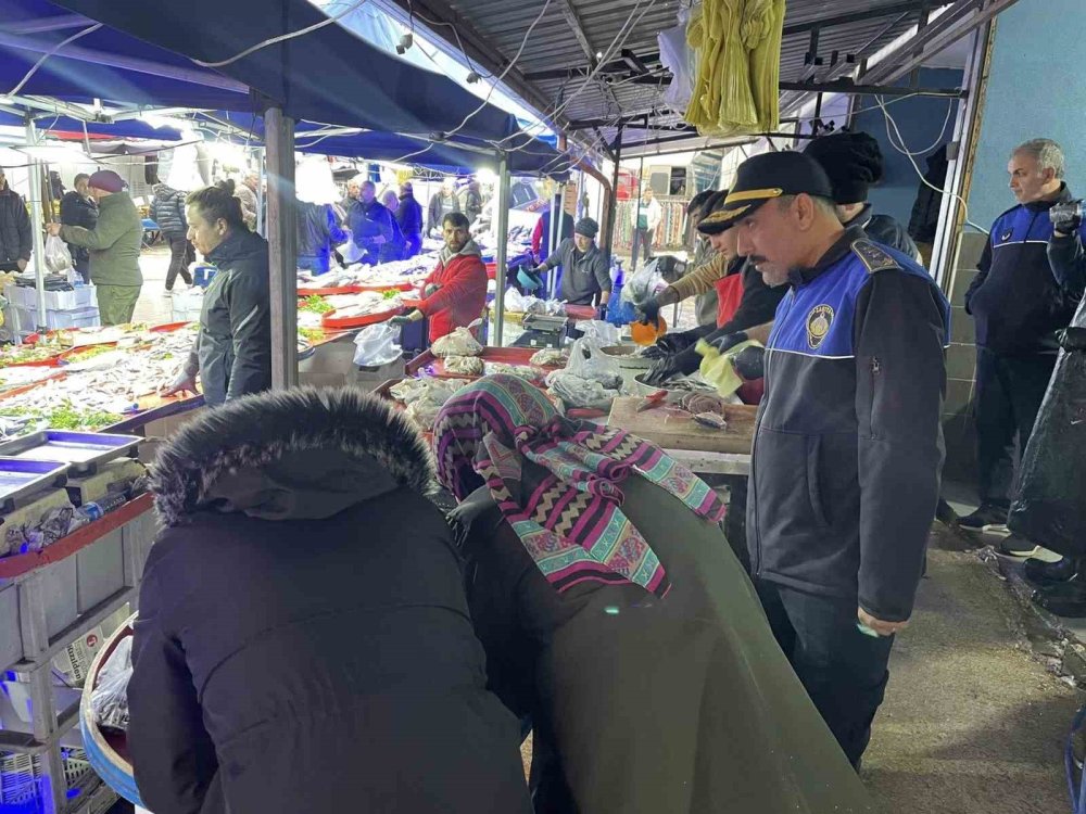 Balık Tezgâhları Denetlendi