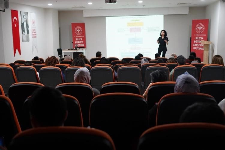 Bilecik’te Sağlıkçılara ’kalp Masajı Ve Hayat Kurtarma Eğitimi’ Verildi