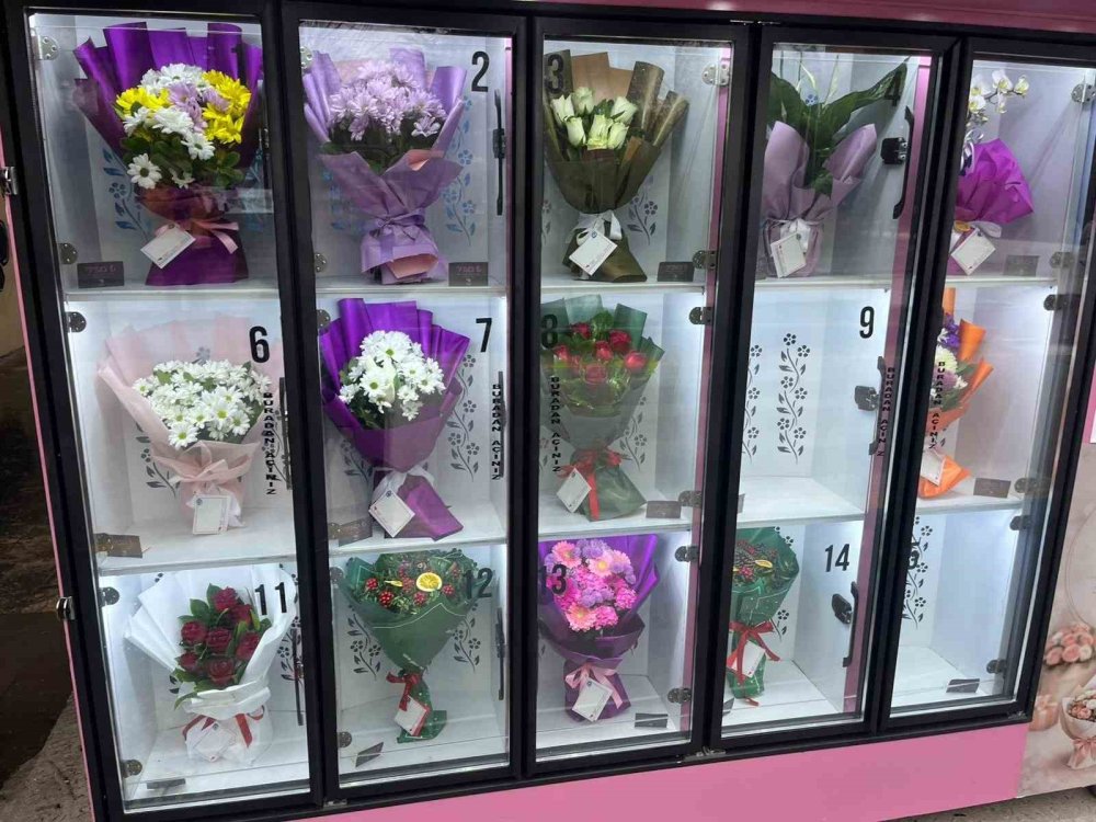 Çiçek Sürprizi Yapmak İsteyen Bu Otomata Geliyor