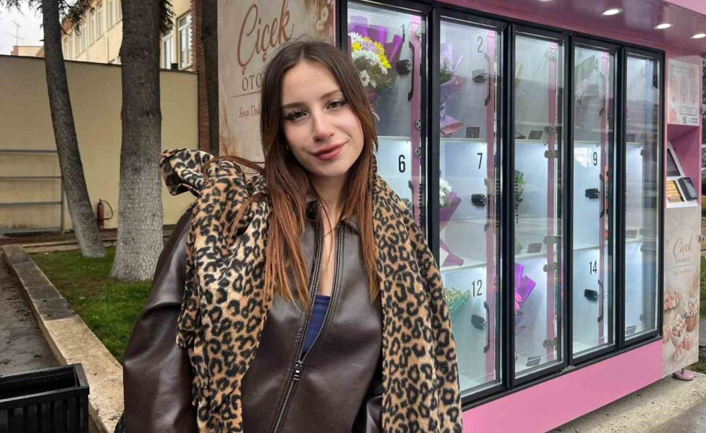 Çiçek Sürprizi Yapmak İsteyen Bu Otomata Geliyor