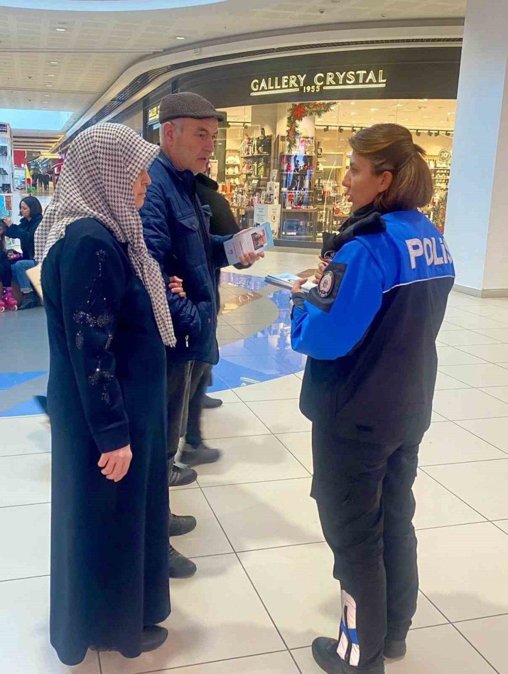 Emniyet’ten Dolandırıcılık Ve Hırsızlığa Karşı Bilgilendirme Çalışması