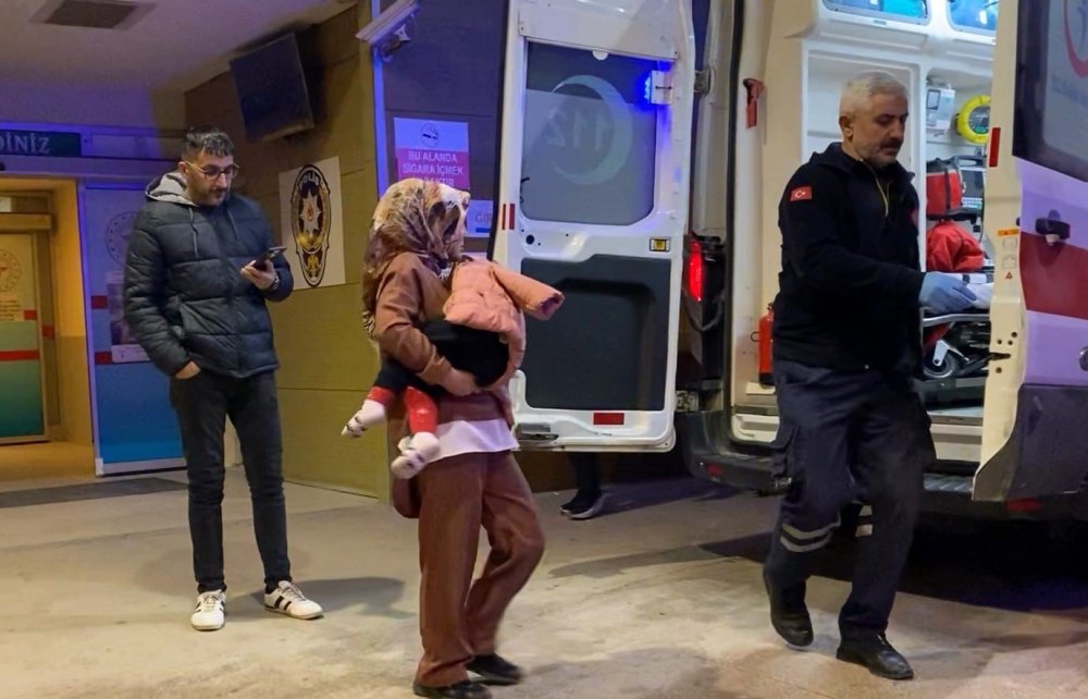 Üzerine Şifonyer Devrilen Çocuk Hastaneye Kaldırıldı