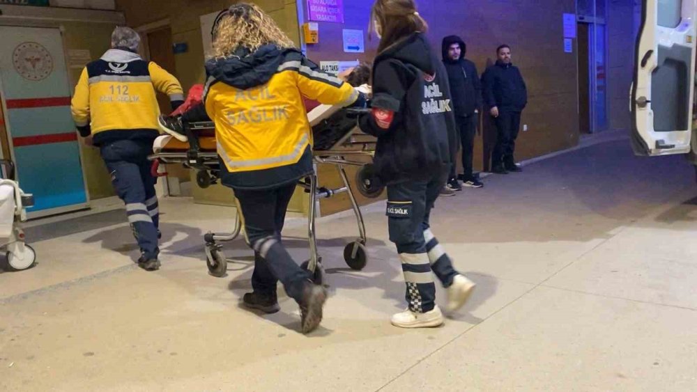 Tekel Bayisine Silahlı Saldırı: 2 Kişi Yaralandı