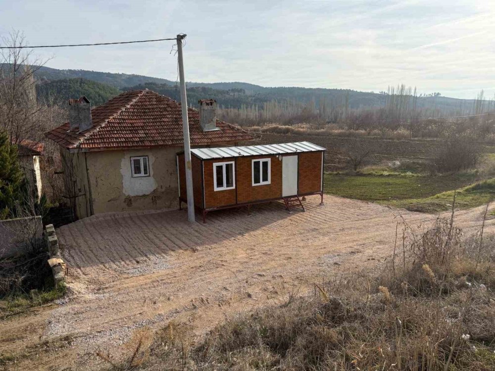 Yalnız Yaşayan Yaşlı Adam İçin Yardım Dayanışması