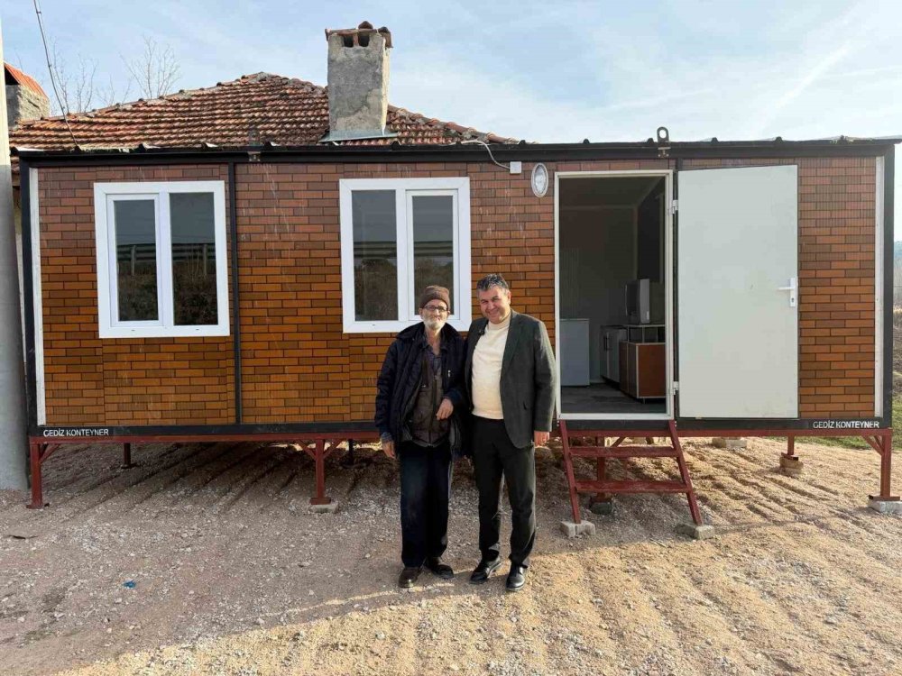 Yalnız Yaşayan Yaşlı Adam İçin Yardım Dayanışması