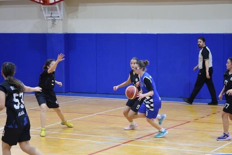 Yıldız Kız Basketbol Müsabakaları Bilecik’te Sürüyor