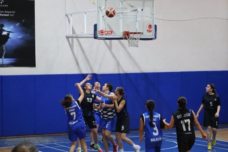 Yıldız Kız Basketbol Müsabakaları Bilecik’te Sürüyor