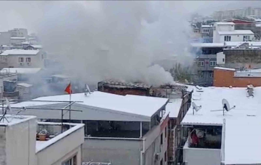 Çatı Katı Yangını Korkuttu