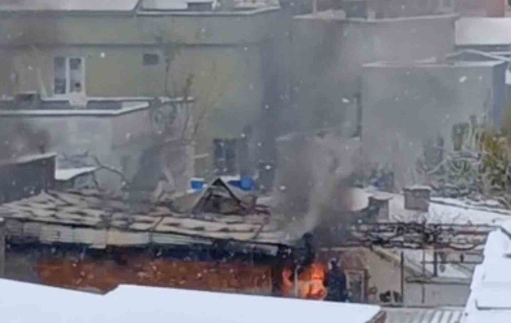 Çatı Katı Yangını Korkuttu