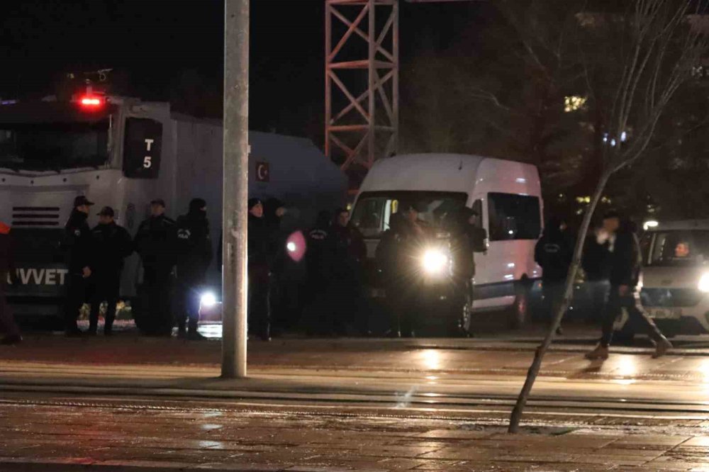 Emniyet Güçleri Huzurlu Ve Güvenli Yılbaşı İçin Denetimlerini Arttırdı