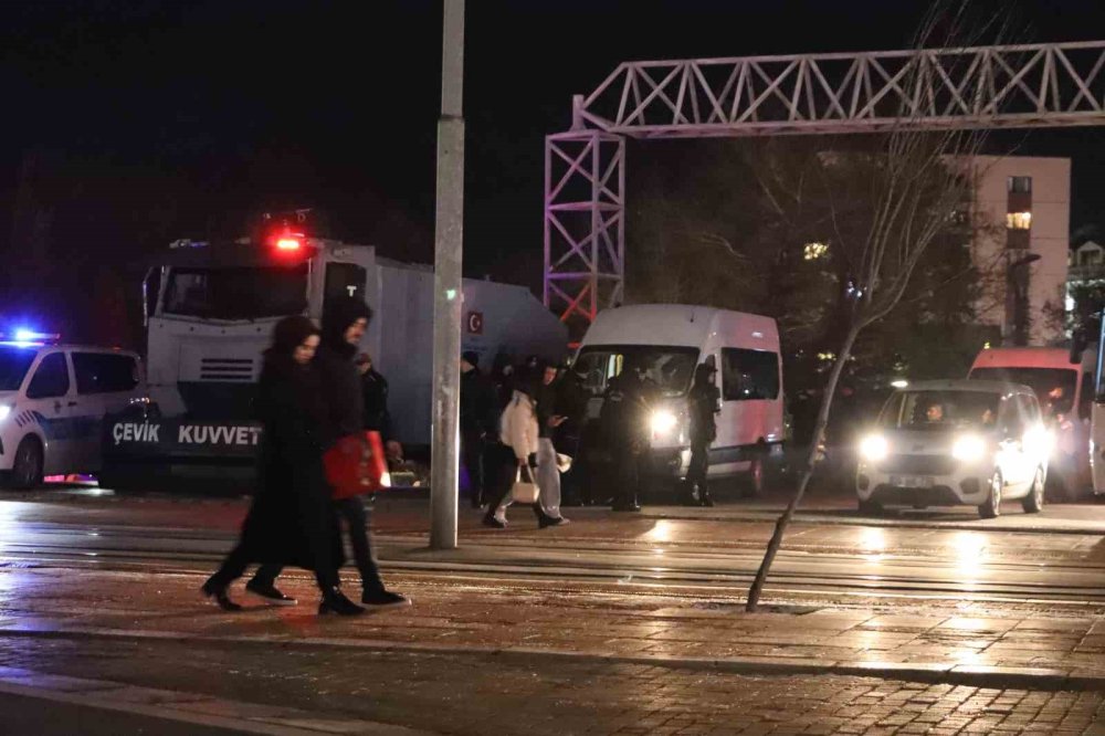 Emniyet Güçleri Huzurlu Ve Güvenli Yılbaşı İçin Denetimlerini Arttırdı