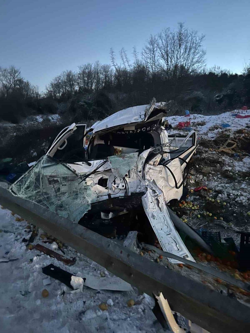 Kamyonet Takla Attı: Baba Ve Oğlu Yaralandı