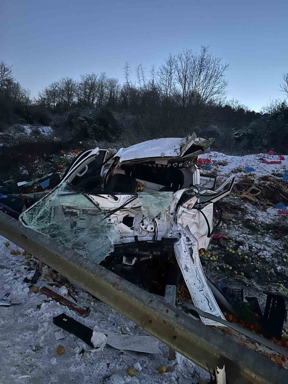 Kamyonet Takla Attı: Baba Ve Oğlu Yaralandı